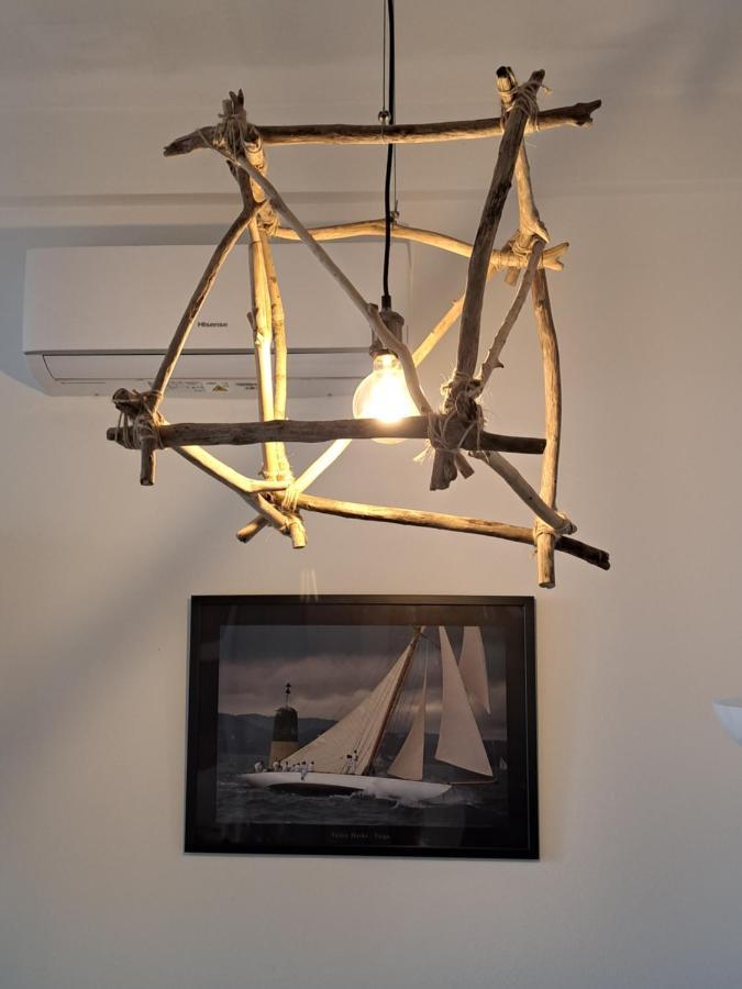 Appartement La Casa Sul Porto à Laveno-Mombello Extérieur photo
