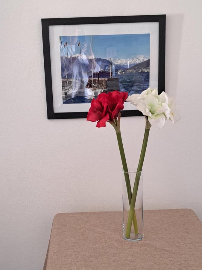 Appartement La Casa Sul Porto à Laveno-Mombello Extérieur photo