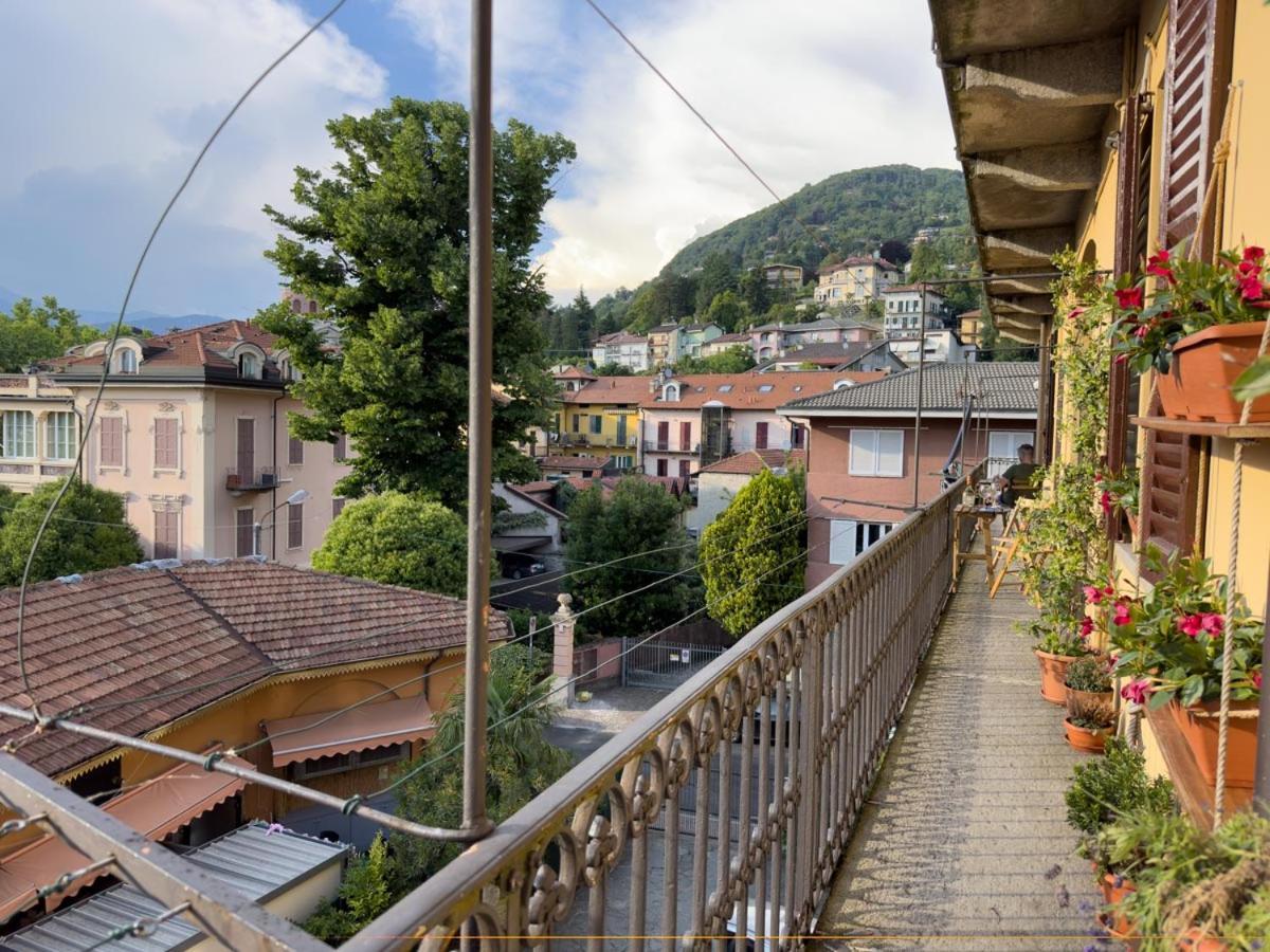 Appartement La Casa Sul Porto à Laveno-Mombello Extérieur photo