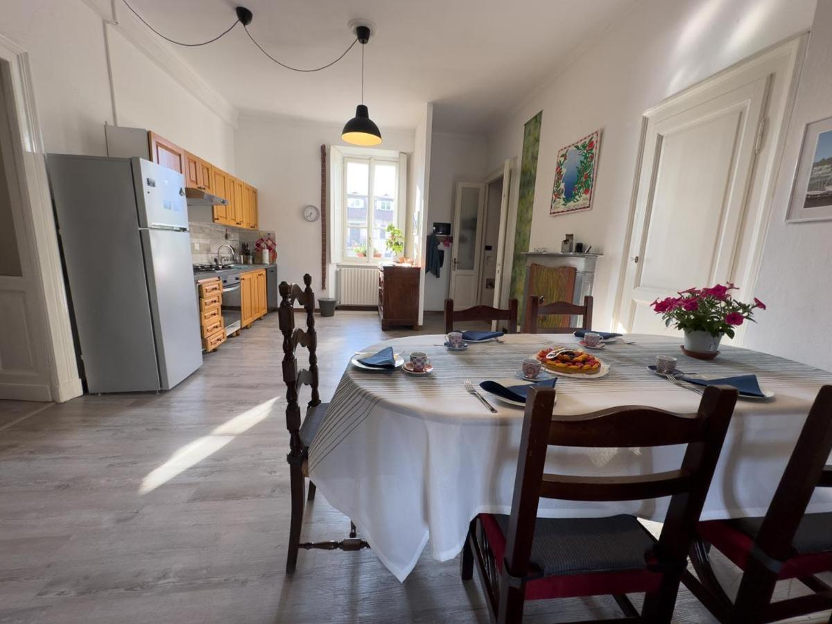 Appartement La Casa Sul Porto à Laveno-Mombello Extérieur photo