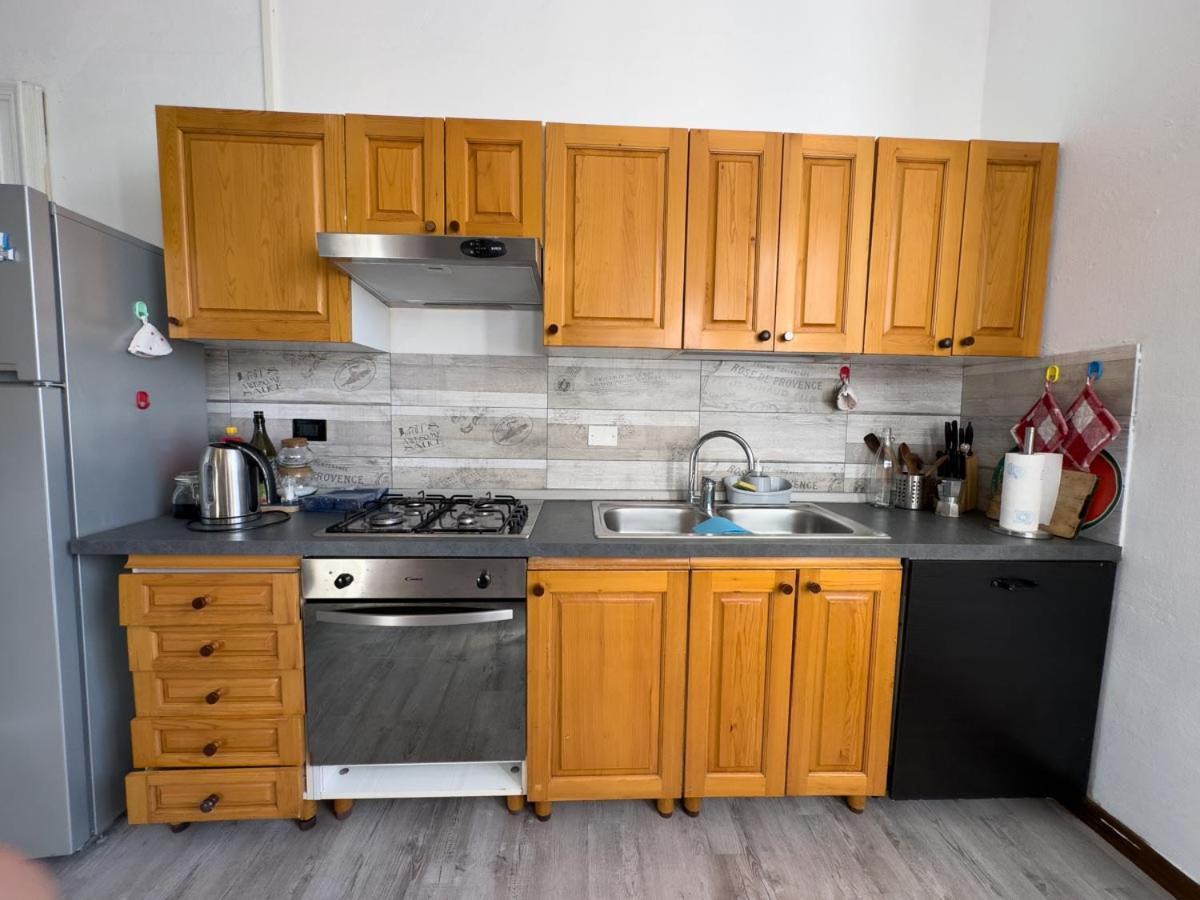 Appartement La Casa Sul Porto à Laveno-Mombello Extérieur photo