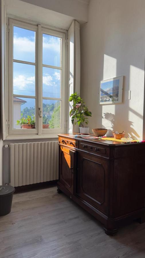 Appartement La Casa Sul Porto à Laveno-Mombello Extérieur photo