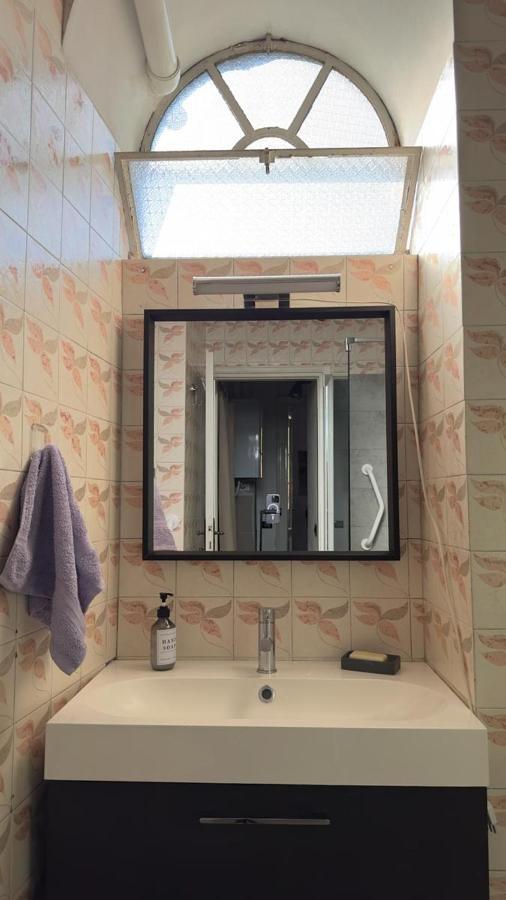 Appartement La Casa Sul Porto à Laveno-Mombello Extérieur photo
