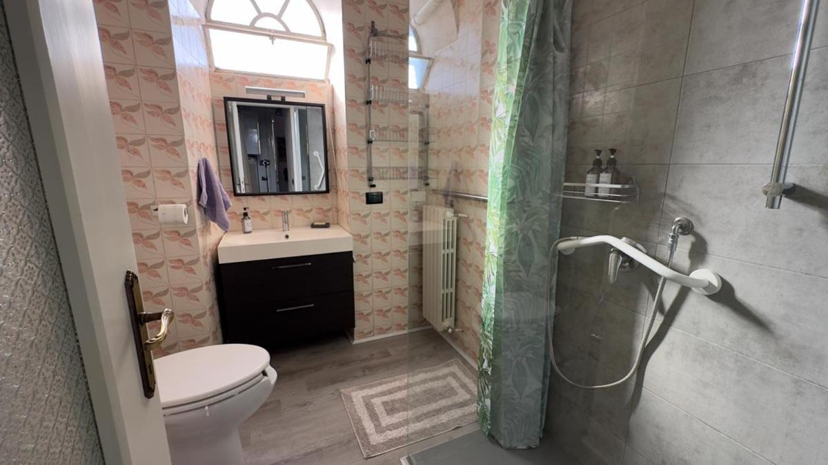 Appartement La Casa Sul Porto à Laveno-Mombello Extérieur photo