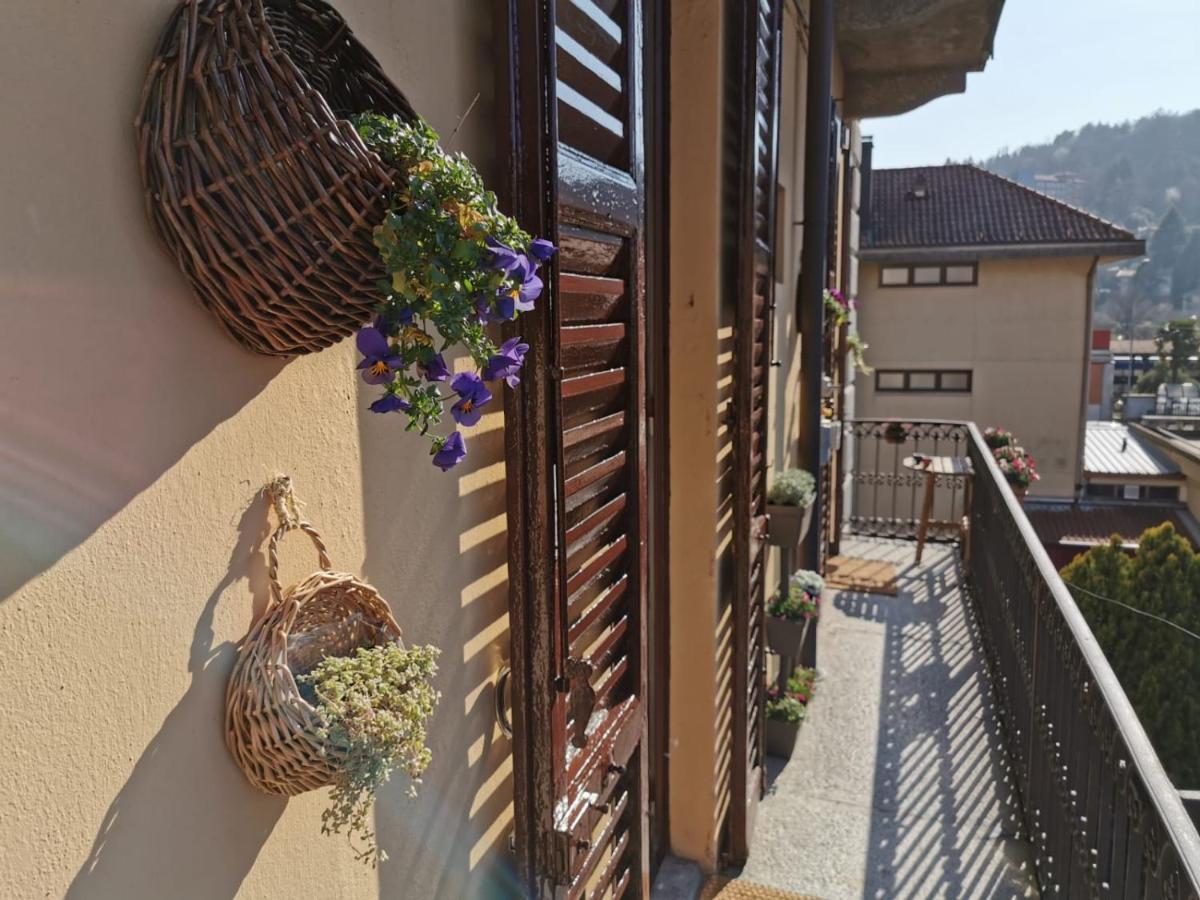 Appartement La Casa Sul Porto à Laveno-Mombello Extérieur photo