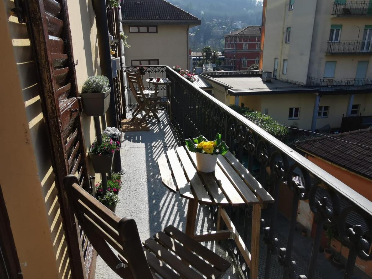 Appartement La Casa Sul Porto à Laveno-Mombello Extérieur photo
